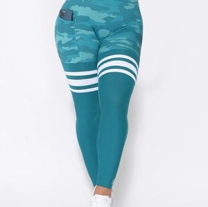 Bombshell scrunch thigh high S